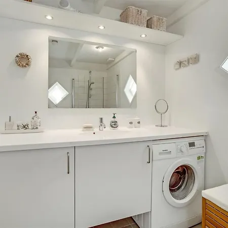 Armina - 75m From The Sea By Interhome